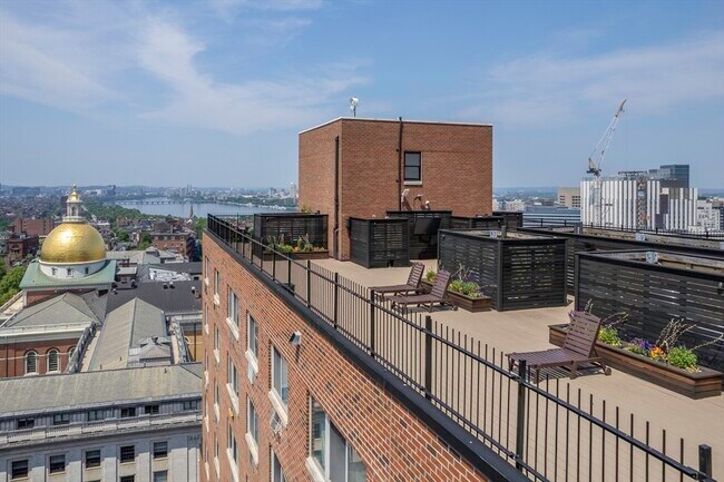 Building Photo - 130 Bowdoin St