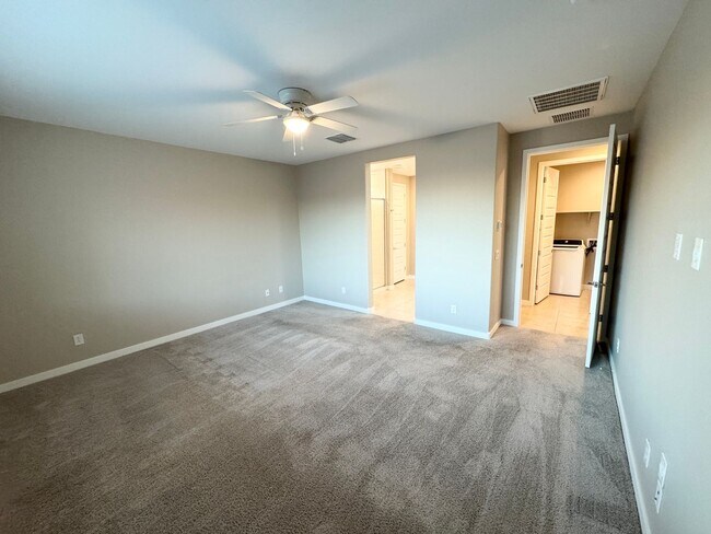 Building Photo - Beautiful Single Level Home Near Verrado!