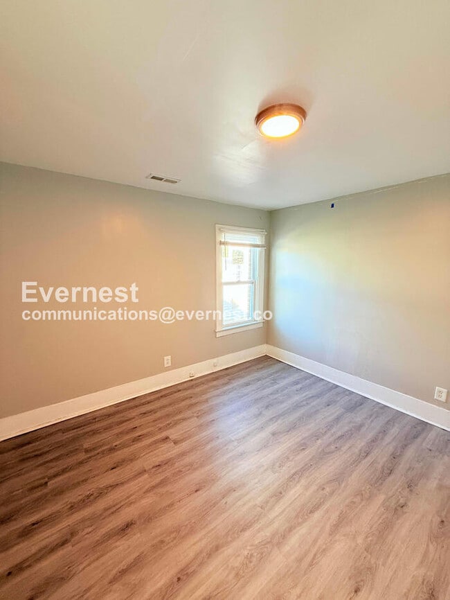 Building Photo - 5513 Somerset Ave