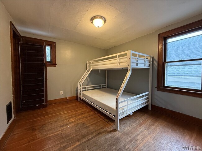 Building Photo - 110 Gerald Ave