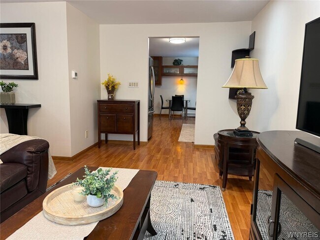 Building Photo - 114 Ayrault Dr