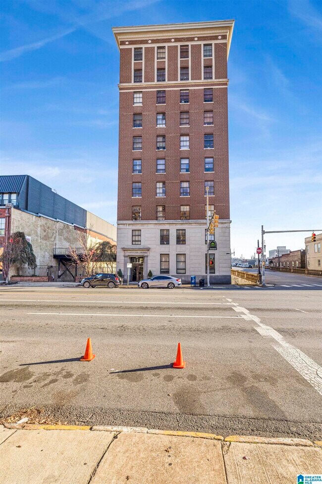 Building Photo - 2201 1st Ave N