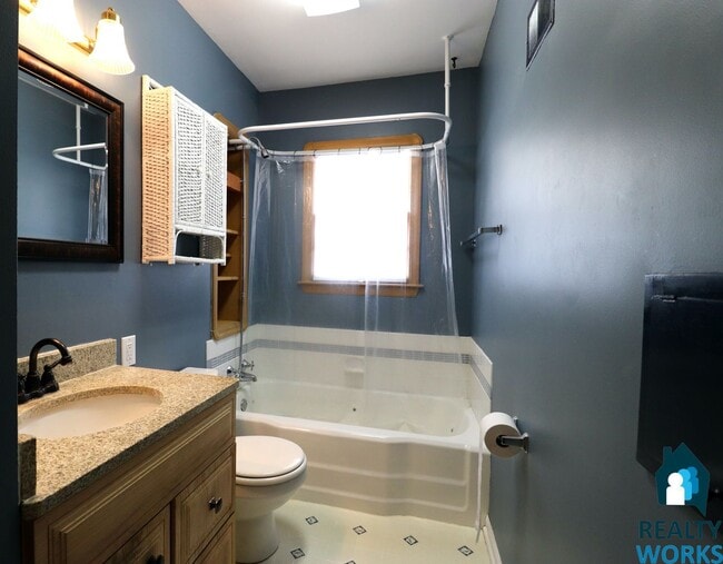 Building Photo - 3 Bedroom Home with Large Basement