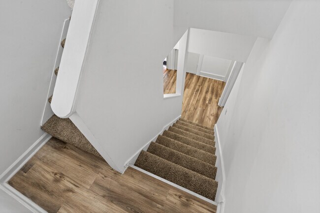 Building Photo - 2416 Sherry Rd