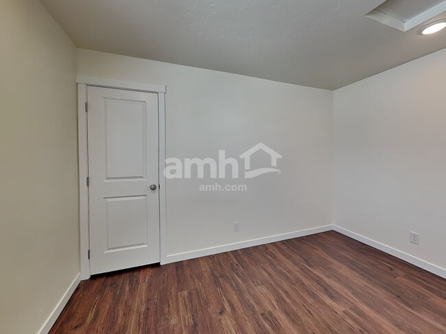 Building Photo - 9491 W Shumard St