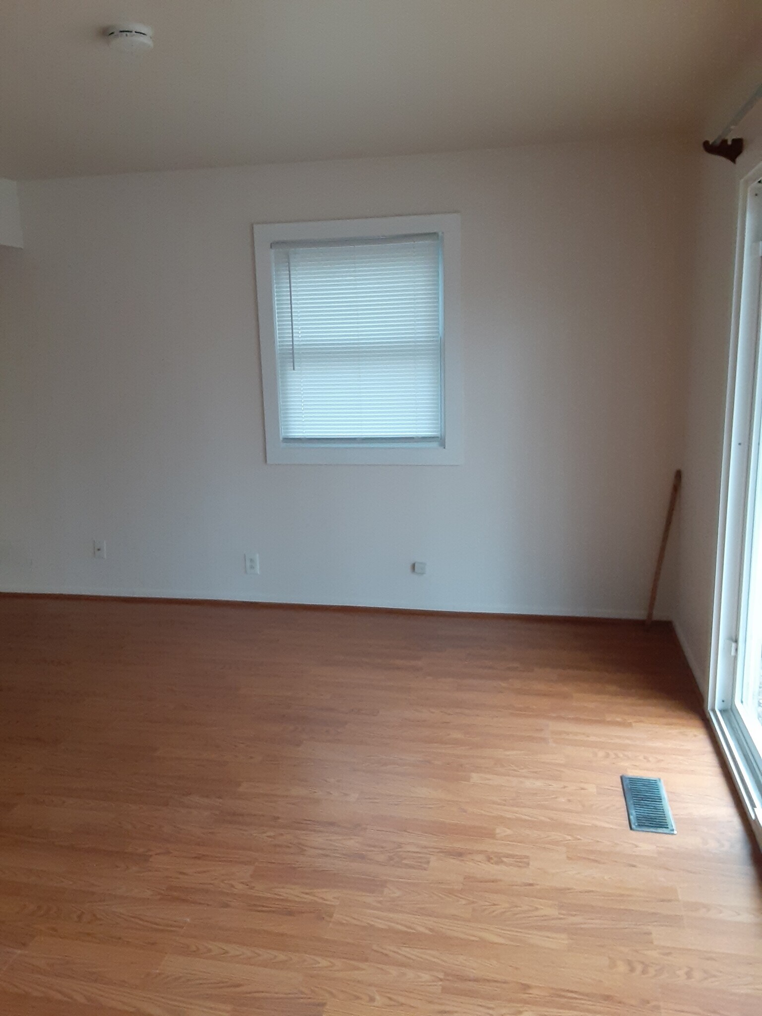 Building Photo - 18685 W Spring Lake Rd