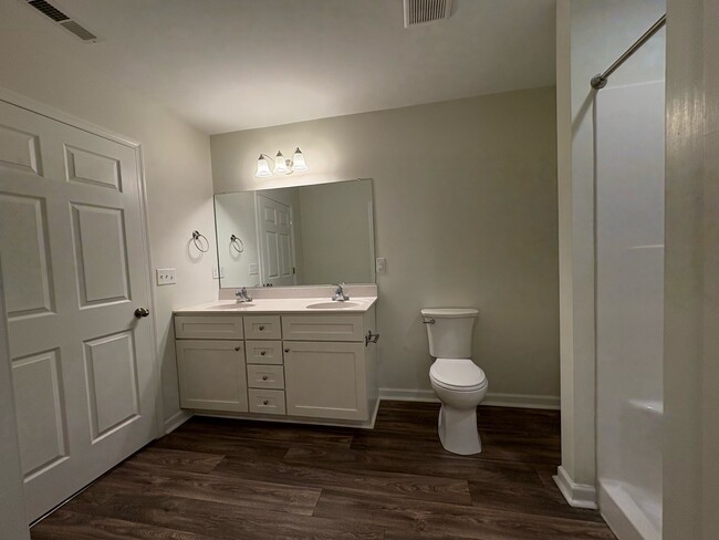 Building Photo - 14 Jackmia Way