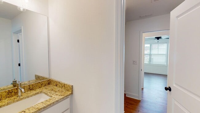 Building Photo - Charming Two Bedroom Townhomes With Flex R...