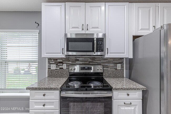 Building Photo - 2243 Trailwood Dr