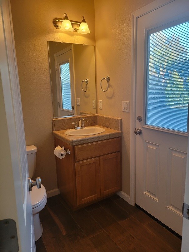 Building Photo - 227 Gooselake Cir