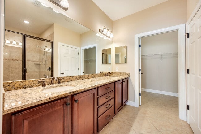 Building Photo - 13430 Kent St