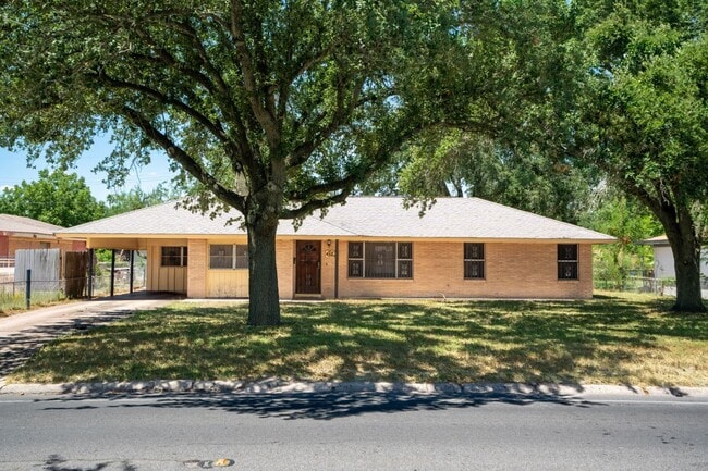 Building Photo - 612 La Vista Ave