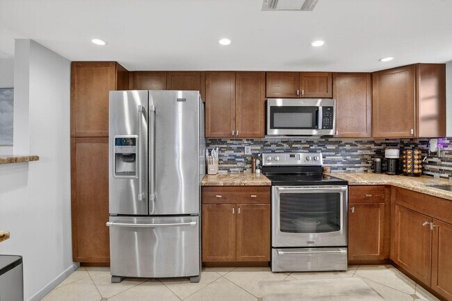 Building Photo - 3001 W Rolling Hills Cir