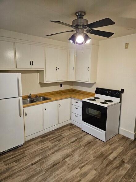 Building Photo - 1519 Avon St