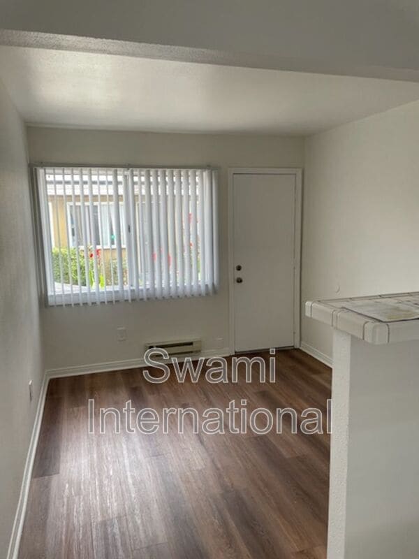 Building Photo - 4542 W Imperial Hwy