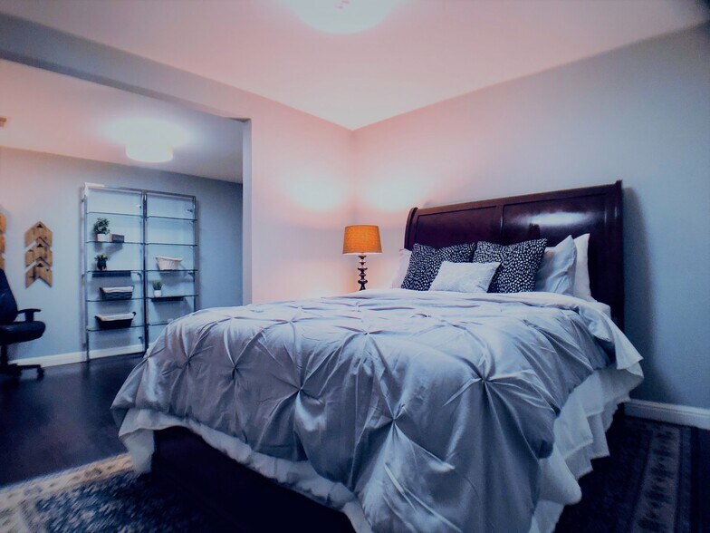 Building Photo - 949 62nd St