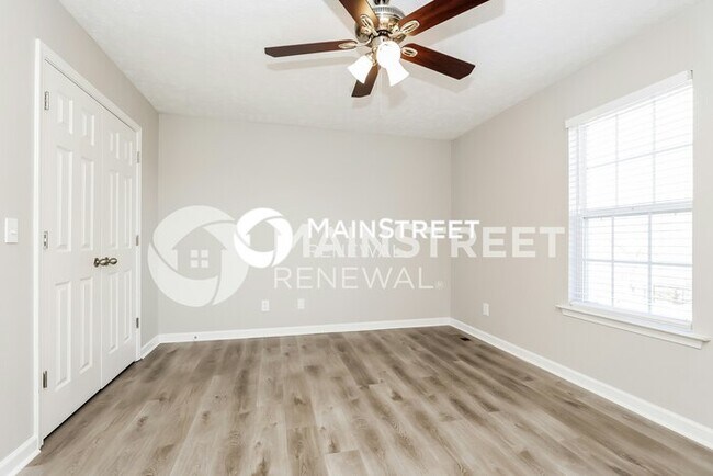 Building Photo - 2901 Ridgewood Dr