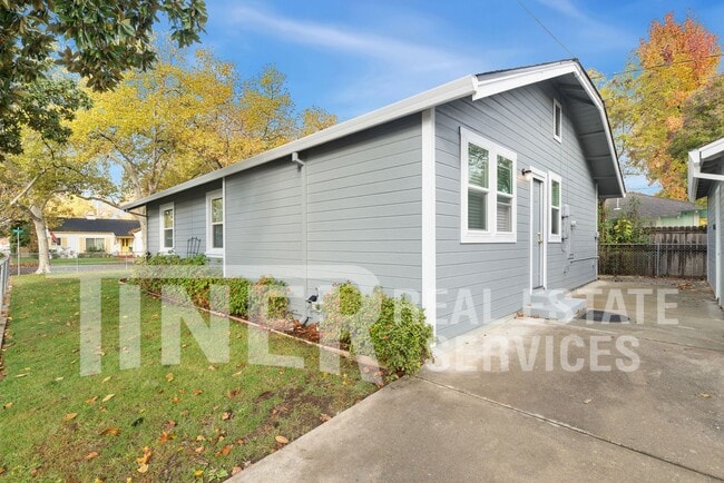 Building Photo - 143 Earl Ave