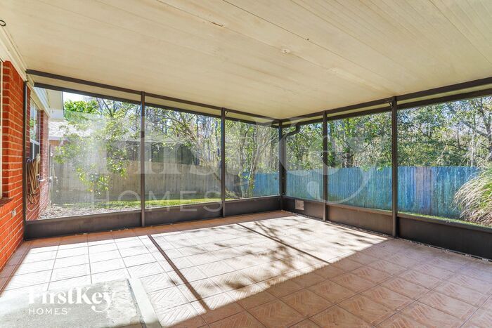 Building Photo - 2047 Eclipse Dr