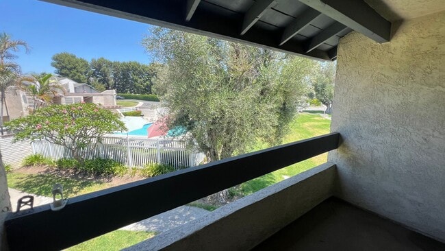 Building Photo - Charming 4 Bed 3 Bath Brea Townhome with P...