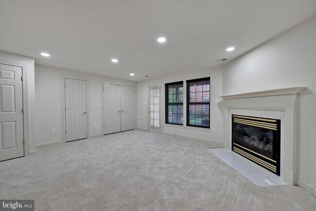Building Photo - 14203 Plum Run Way