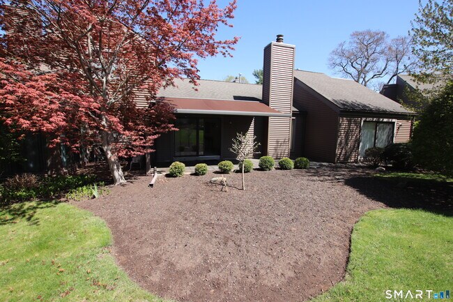 Building Photo - 53 Hollister Way N