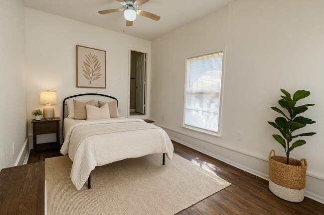 Building Photo - 3816 SE 25th St