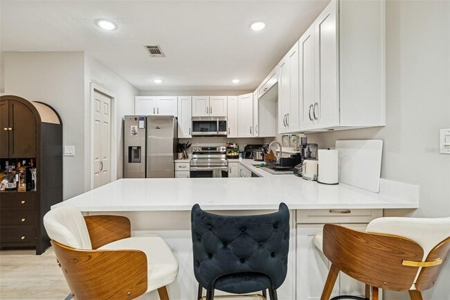 Building Photo - 2302 S Arrawana Ave