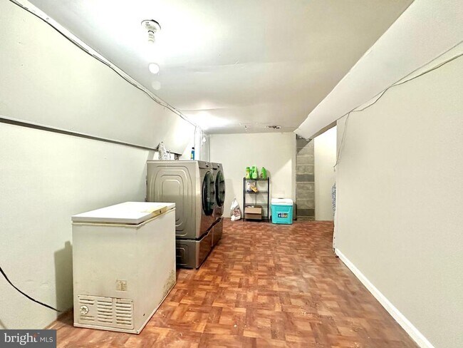 Building Photo - 41 Brookview Cir