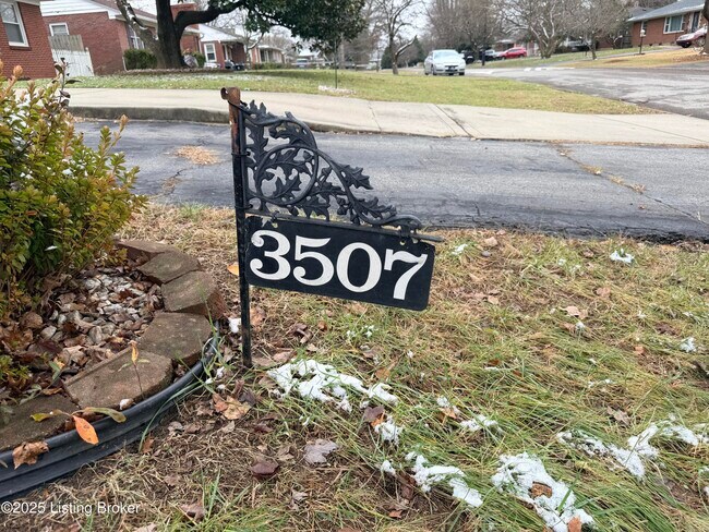 Building Photo - 3507 Huon Dr