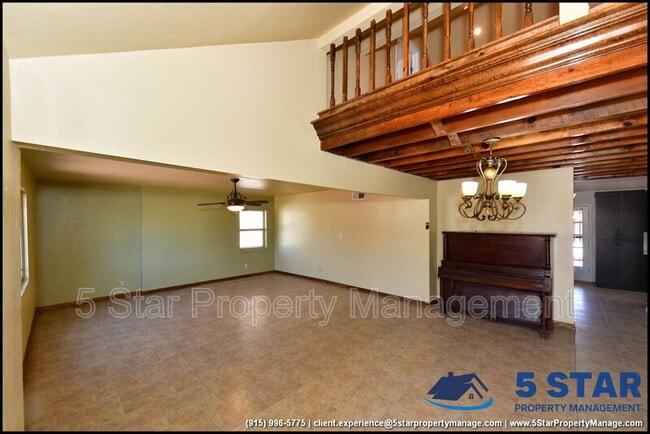 Building Photo - 908 Bolivia St