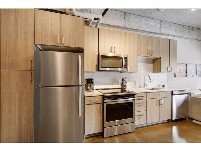 Building Photo - 728 N 3rd St