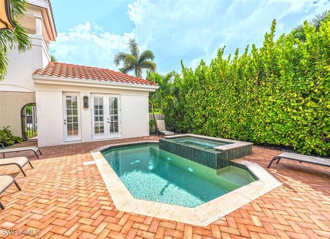 Building Photo - 425 2nd Ave S