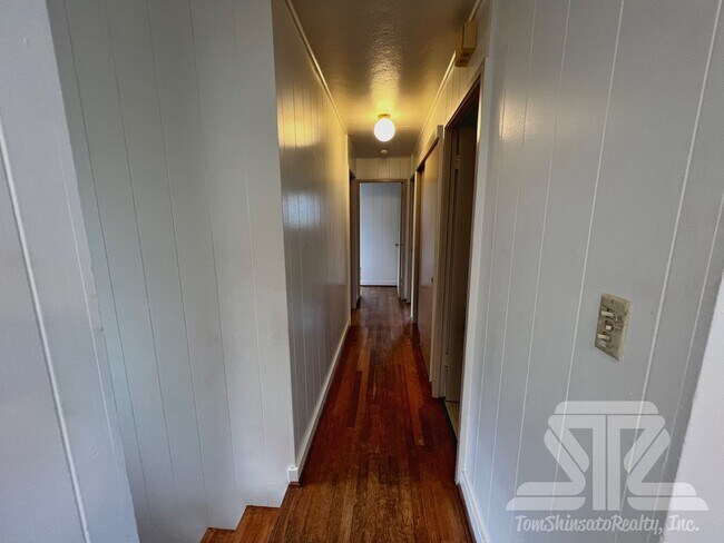 Building Photo - Two Story Home Diamond Head / Kapahulu