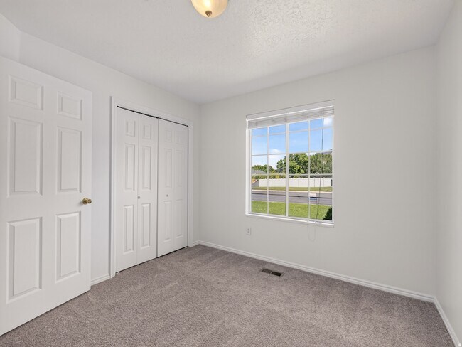 Building Photo - 949 W 1800 N