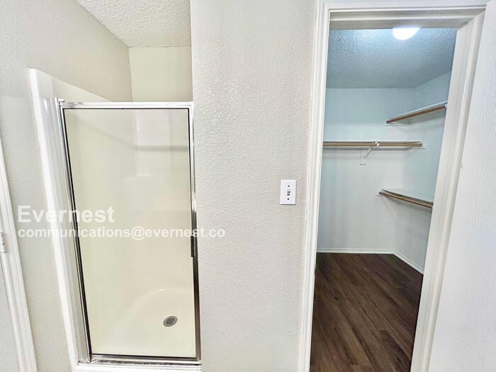 Building Photo - 10908 Deauville Cir S