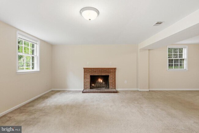 Building Photo - 8621 Buckboard Dr