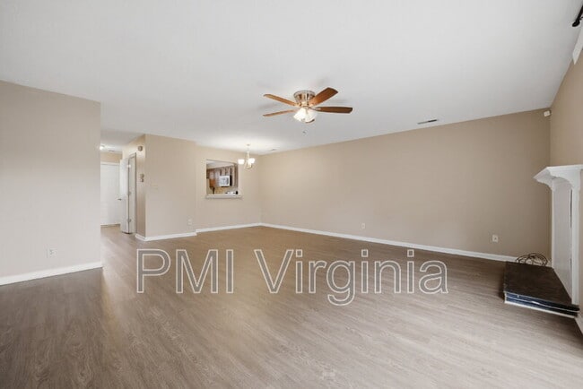 Building Photo - 5140 Glenwood Way