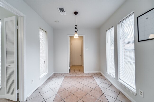 Building Photo - 15114 Forest Lodge Dr