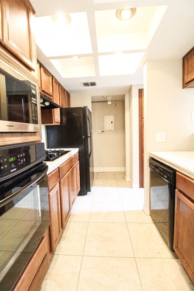 Building Photo - 14302 Indian Woods