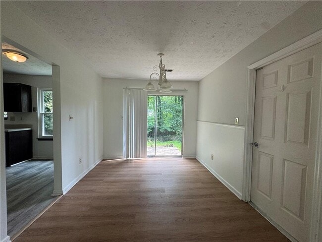 Building Photo - 2215 Laurel Mill Way