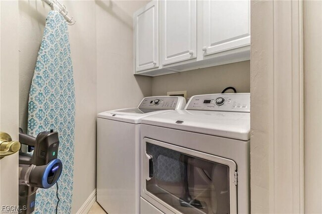 Building Photo - 12037 Brassie Cir