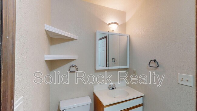 Building Photo - 511 E Cache La Poudre St