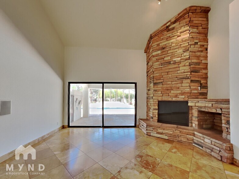 Building Photo - 8260 E Sutton Dr