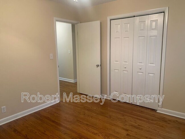 Building Photo - 2611 Gardiner Ln