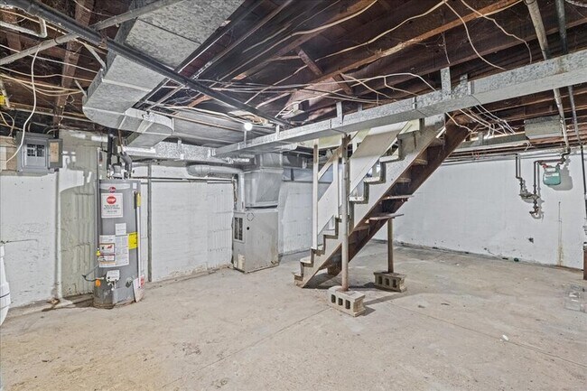 Building Photo - 2802 N Constitution Rd