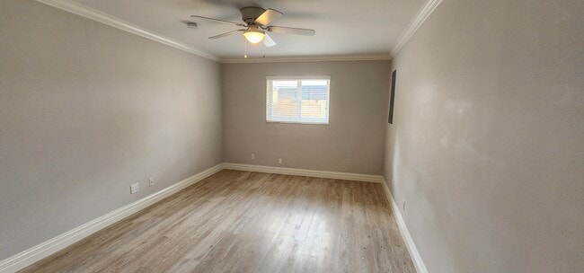 Building Photo - 728 SW 36th Terrace