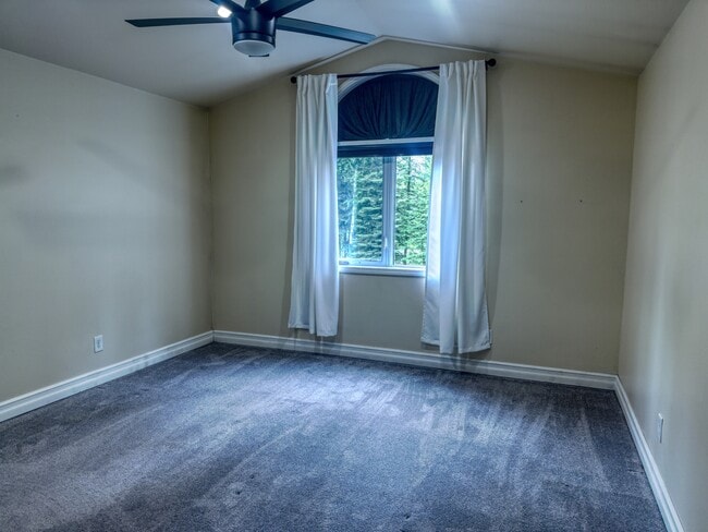 Building Photo - 1850 Osborn Ct