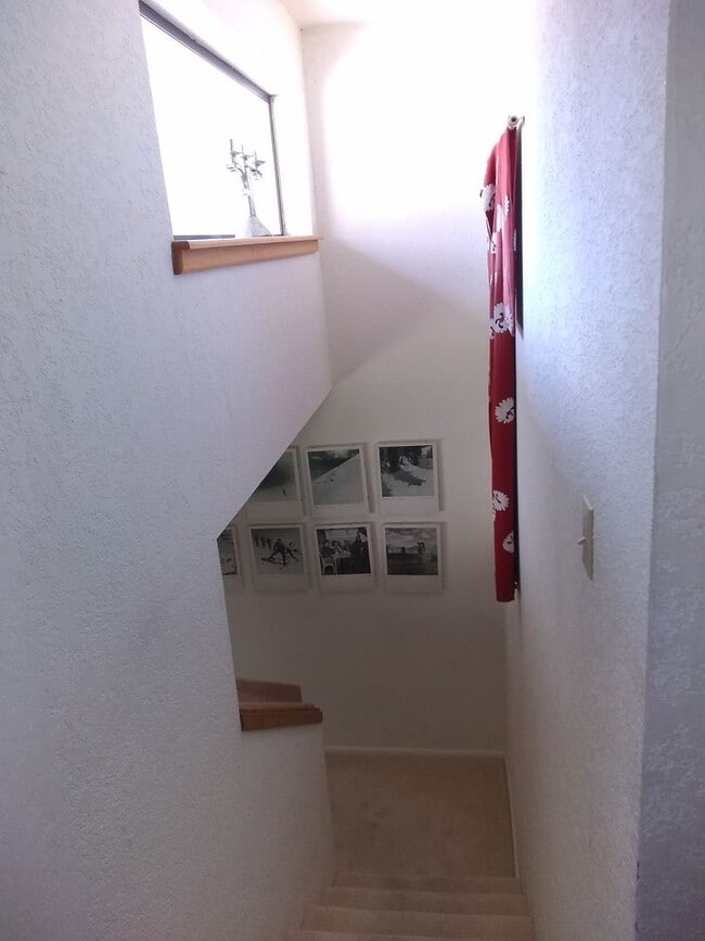 Building Photo - 7 month Lease -3bd/2.5ba Fully Furnished S...