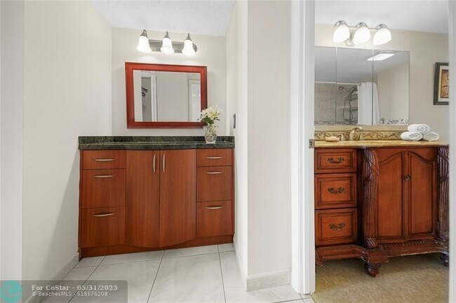 Building Photo - 2401 S Ocean Dr